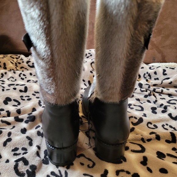 New leather and seal skin boots - Picture 5 of 6